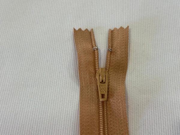 Cremalleras básicas marrones, beige y blanco - Imagen 10