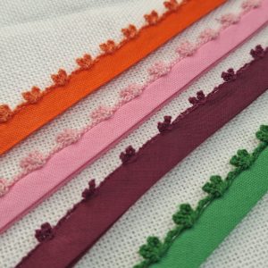 Cintas al bies con puntilla