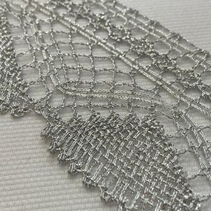 Pasamanería plateada