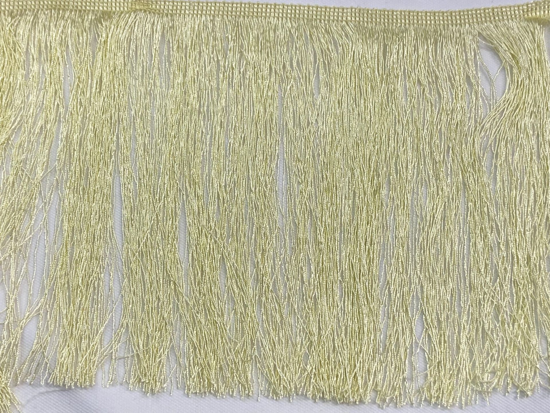 84720efc d803 4b71 aae5 0faef6764045 Fleco de seda amarillo claro