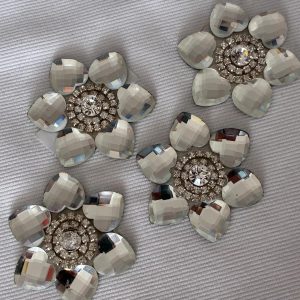 90efe129 17a4 4f7b 84bc 84eb29c6d0e3 Aplicación Pedrería flor
